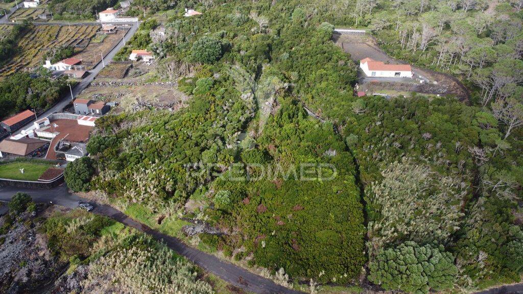 Land for sale in Vila Nova de Gaia, Portugal — €100,000