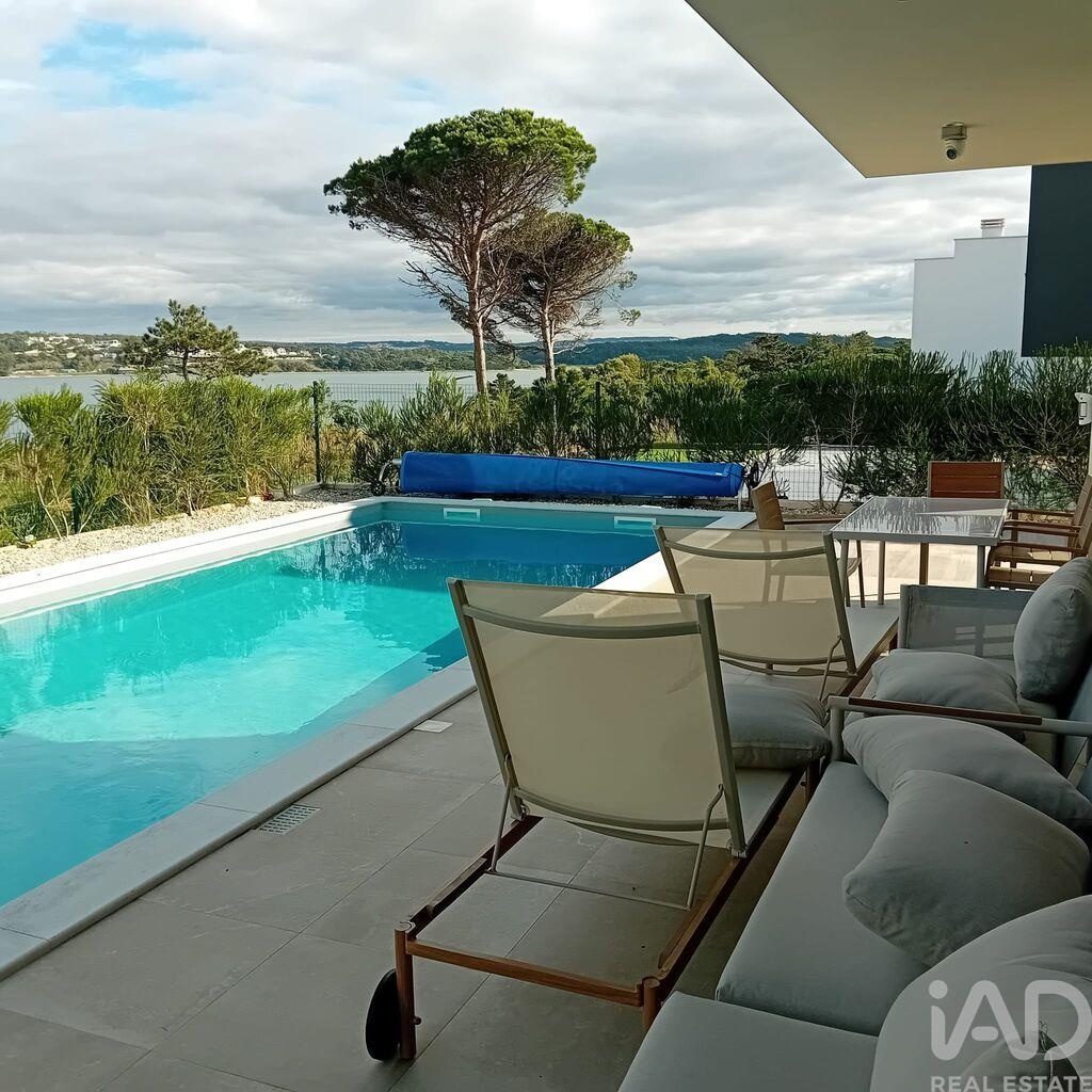 House in Vau - view 1