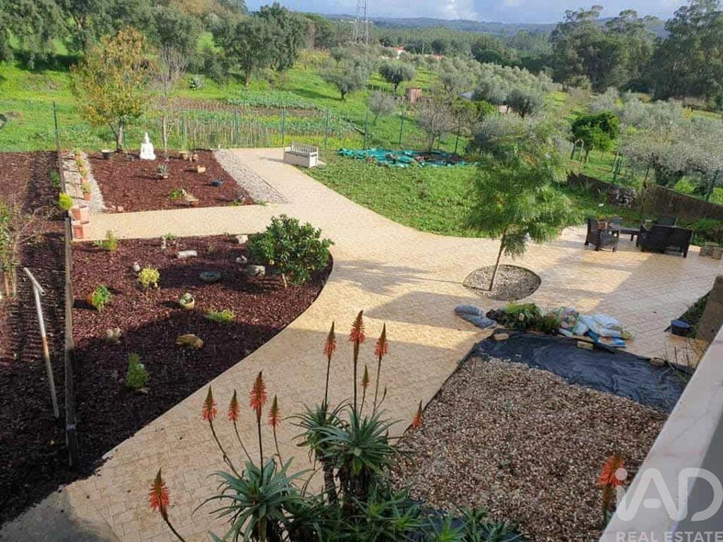 House in Casais - Image 3