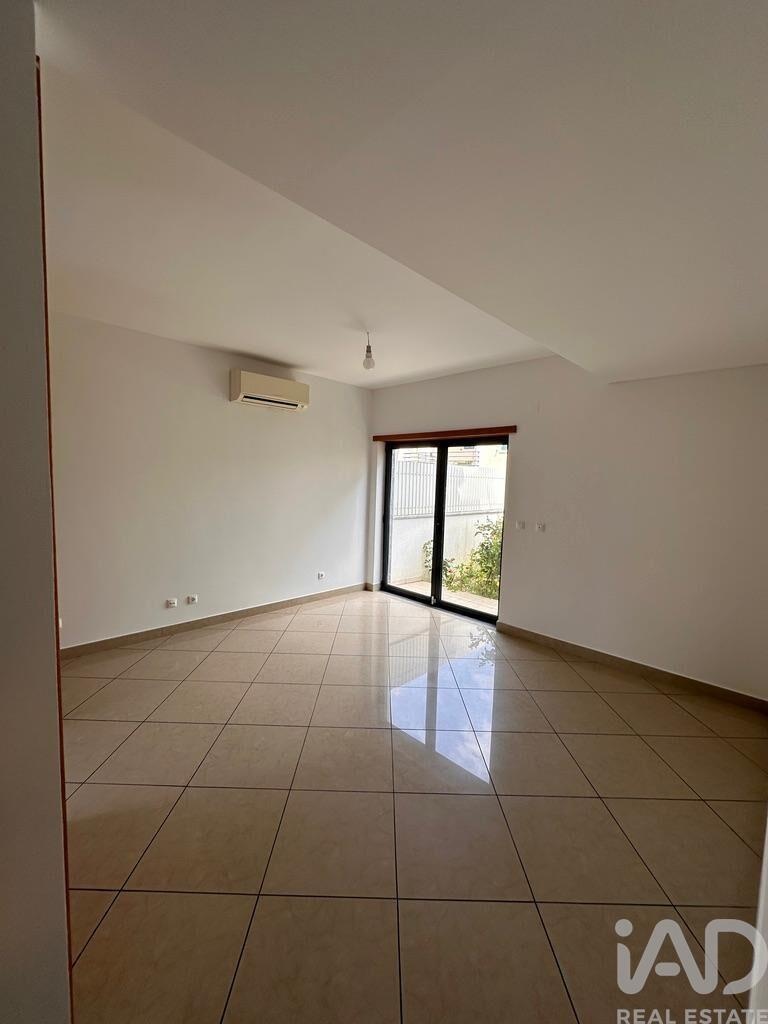 House in Charneca de Caparica - Image 4