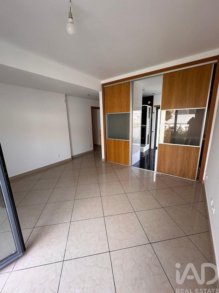House in Charneca de Caparica - Image 5