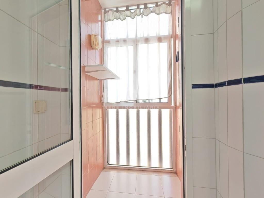 Apartamento T1 para arrendamento em Estarreja, inserido num 1.º andar com elevador
