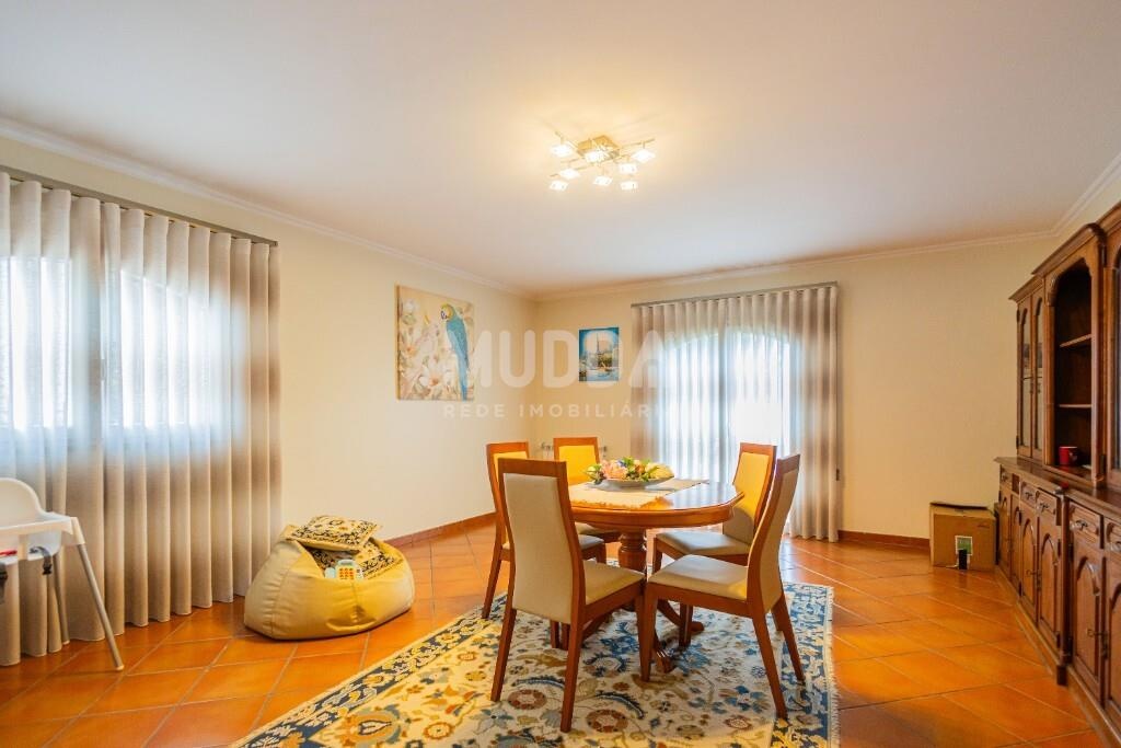 Moradia T4 em Esgueira – Aveiro | Jardim, Garagem Dupla e Excelentes Áreas