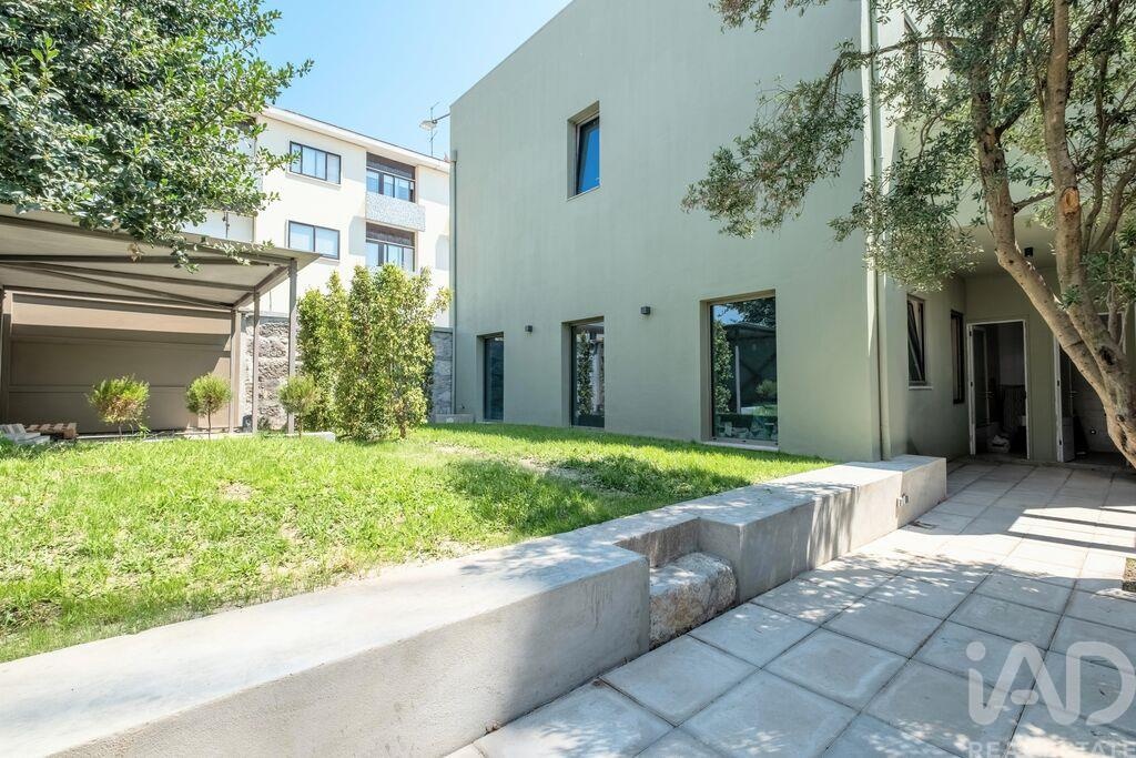 House in Campanha - Image 2