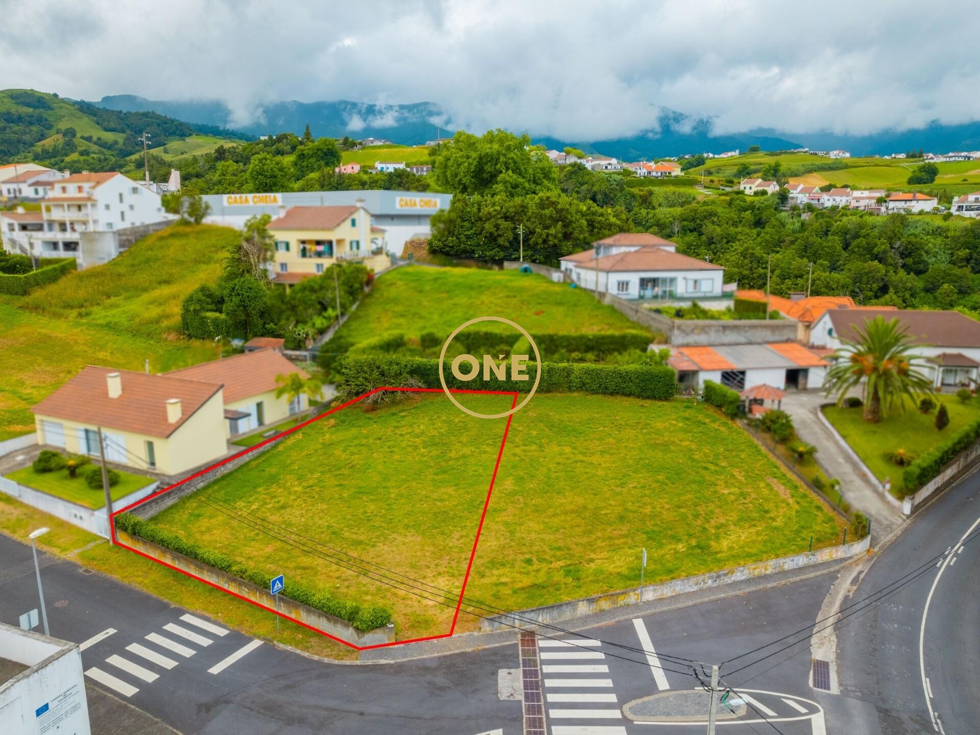 Terreno em Povoação