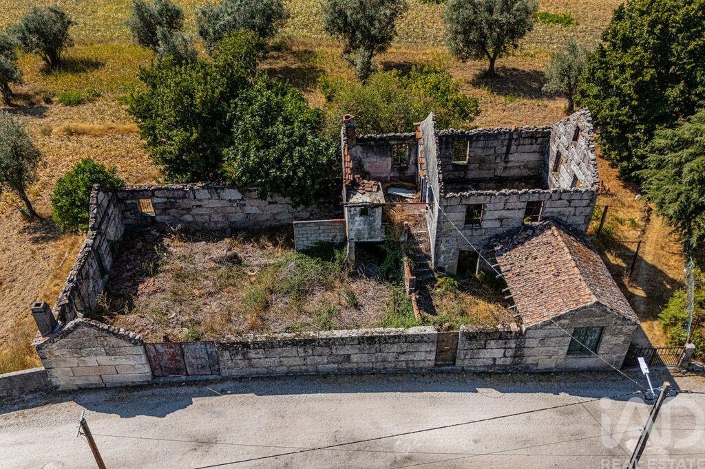 House in Moimenta de Maceira Dao - Image 4