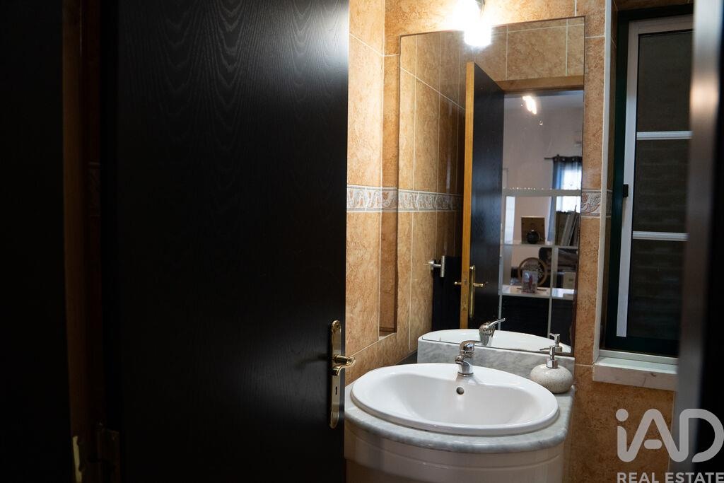 House in Samora Correia - Image 5