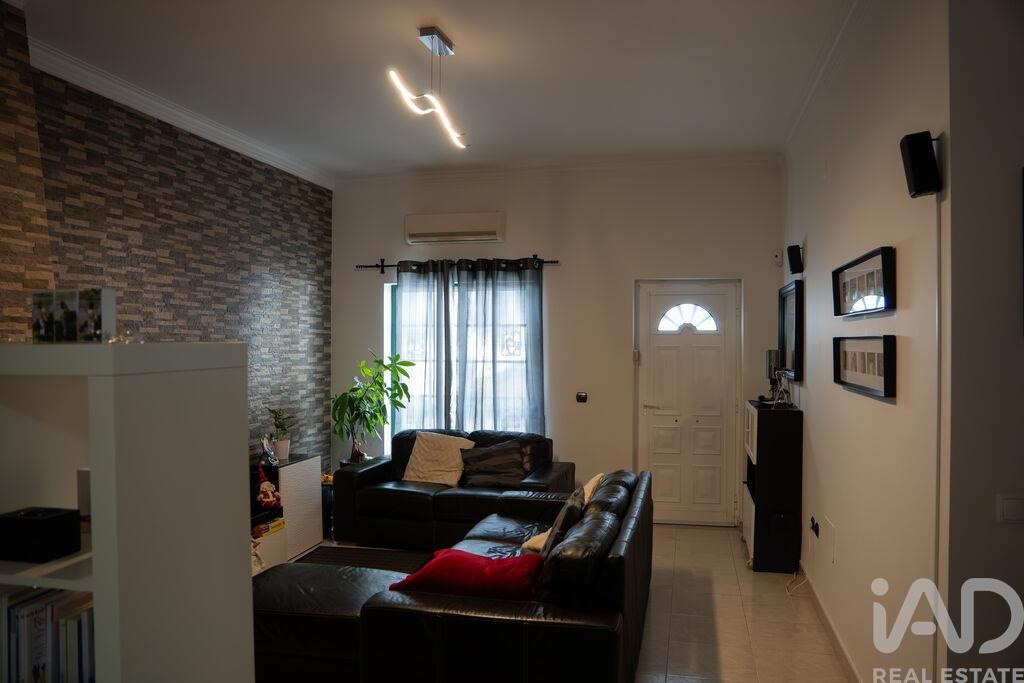 House in Samora Correia - Image 2