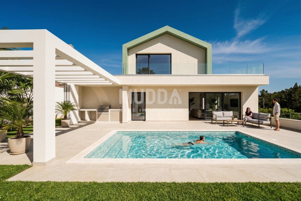 Moradia T4 de Luxo com Piscina e Garagem junto às Praias do Oeste |Bairro Sra. da Luz