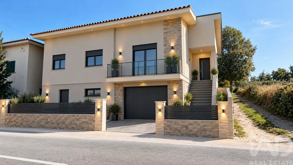 House in Lagos da Beira - view 1