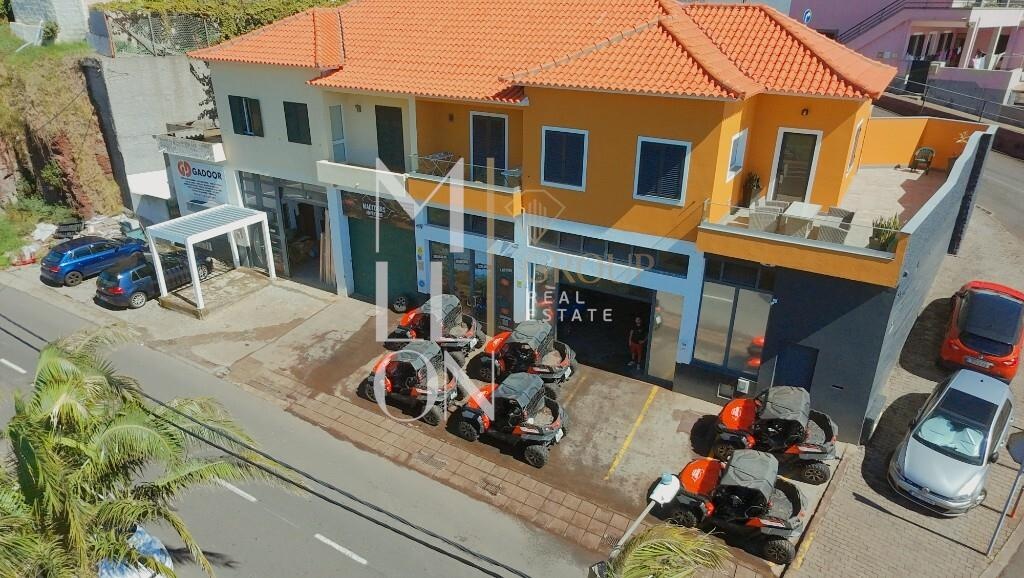 Armazém com 280m2 no Caniçal com Rendimento Estável