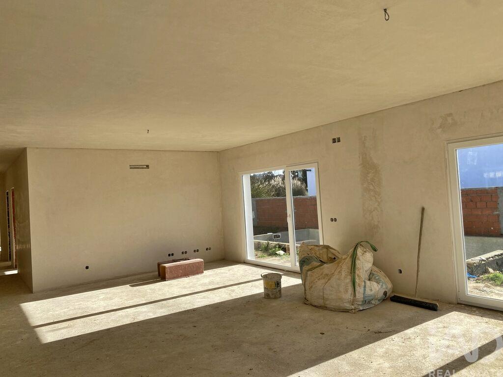 House in Serra do Bouro - Image 4