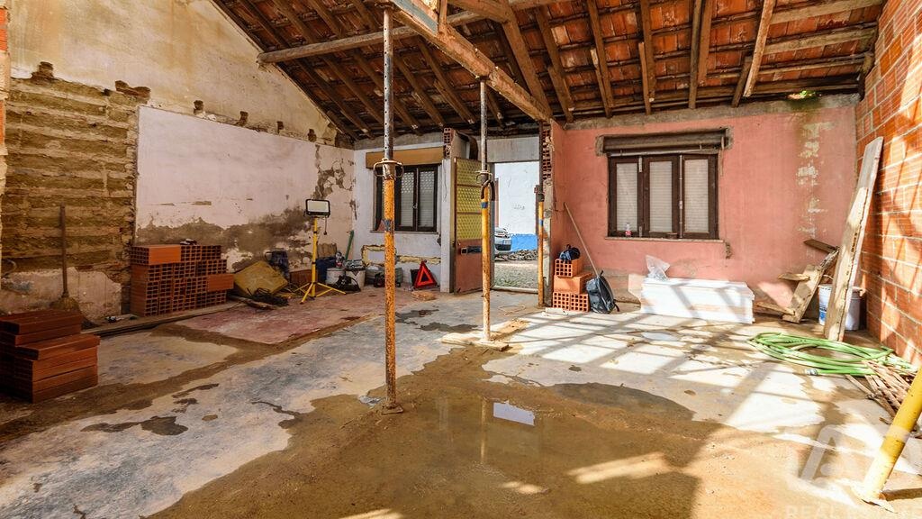 House in Almeirim - Image 5