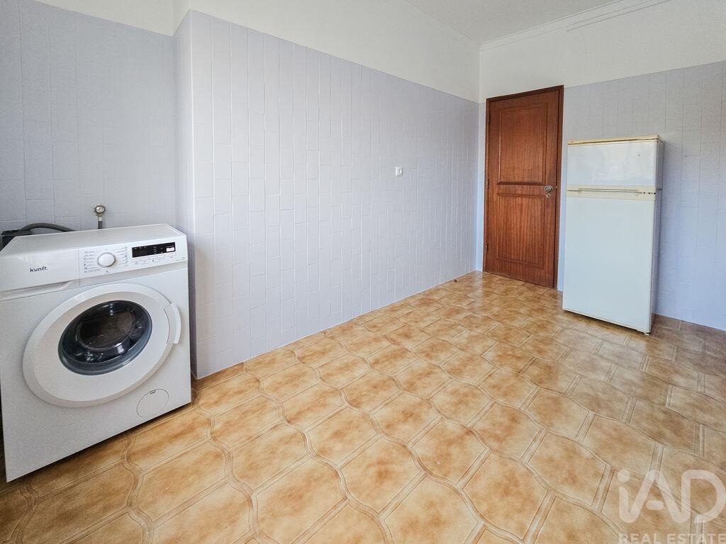 Apartment in Seixal - Image 4