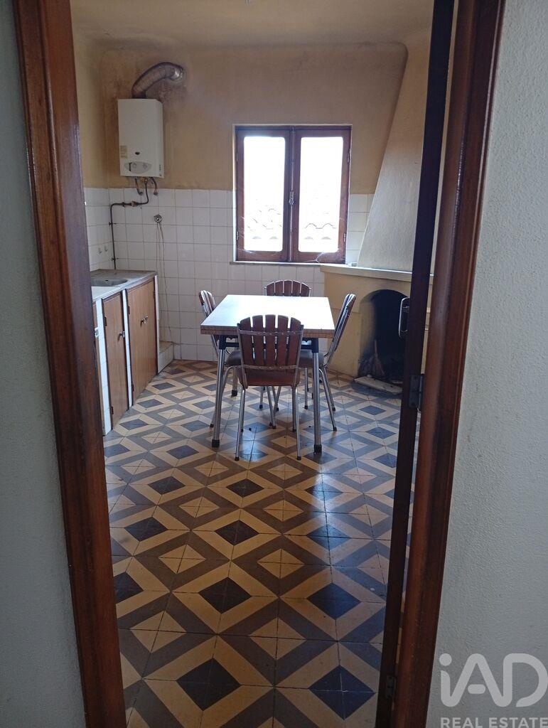 House in Covilha - Image 3