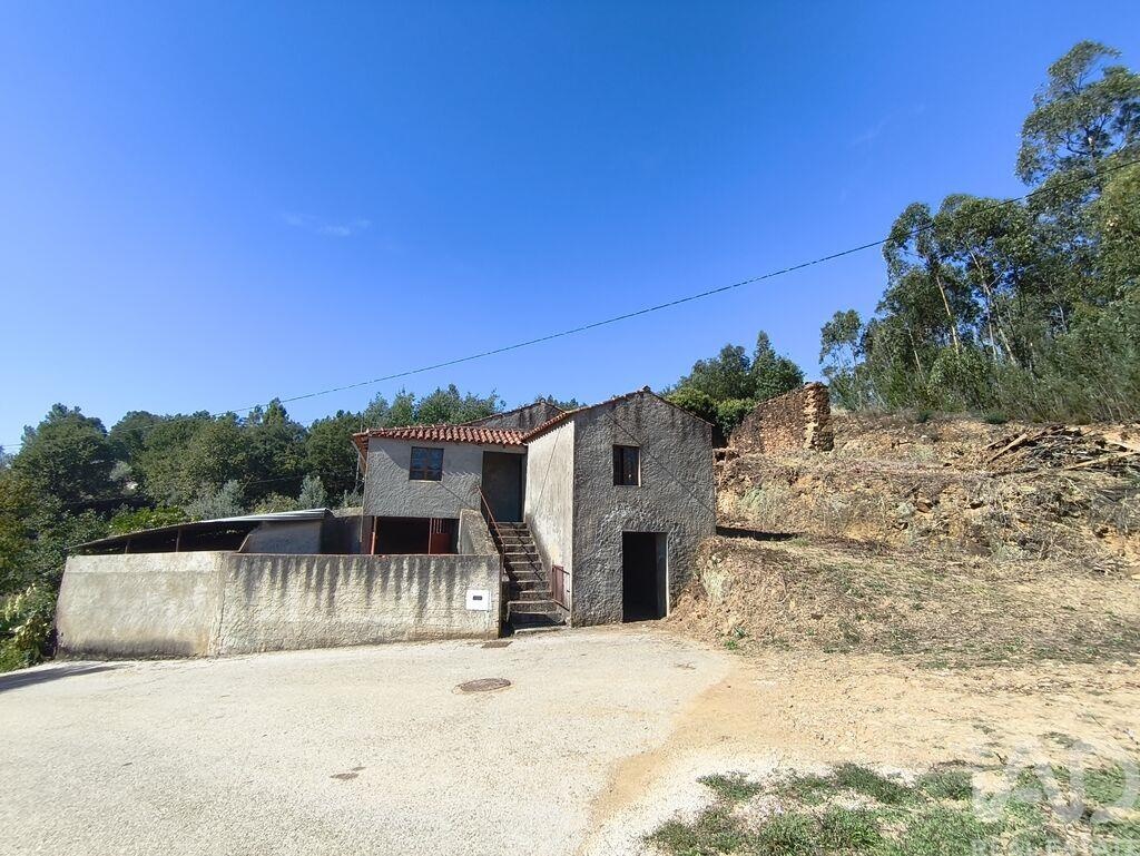 House in Miranda do Corvo - Image 2