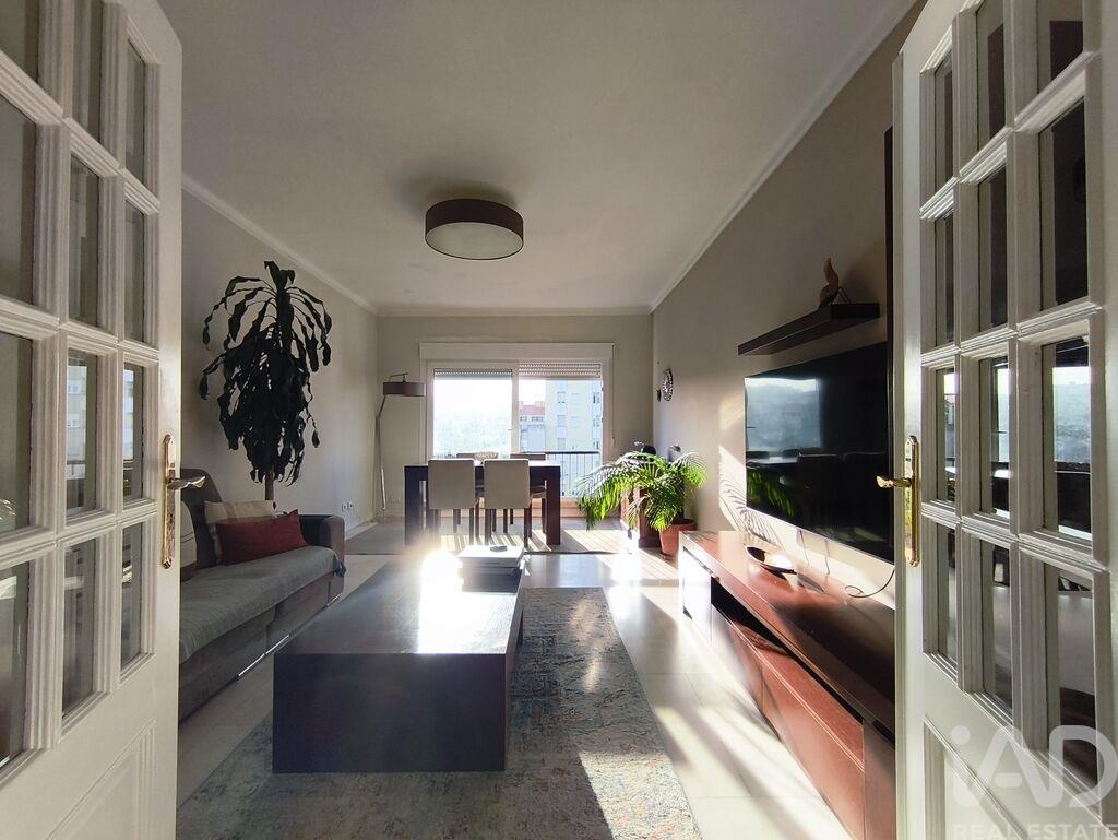 Apartment in Alges - view 1