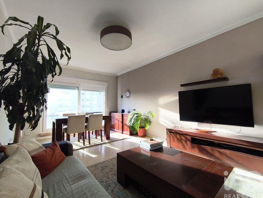 Apartment in Alges - Image 2