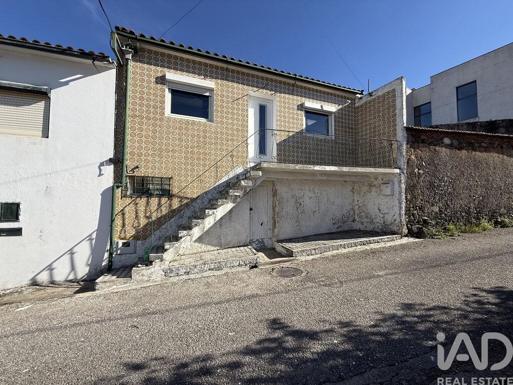 House in Miranda do Corvo - Image 2