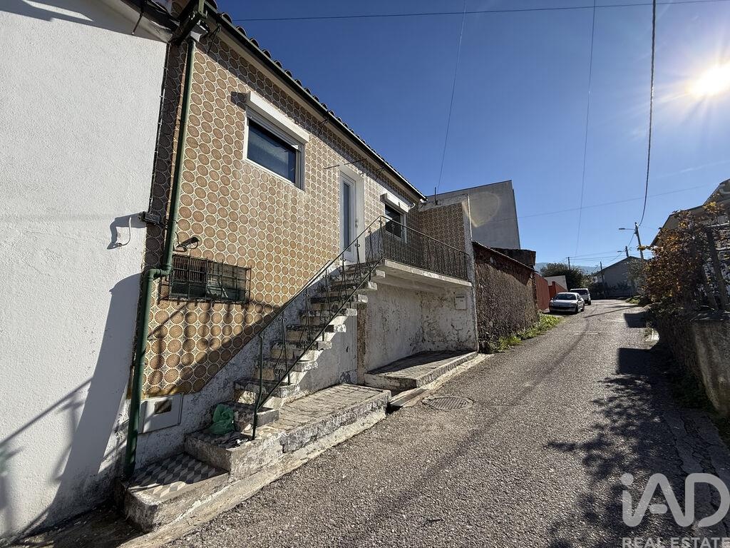 House in Miranda do Corvo - Image 3