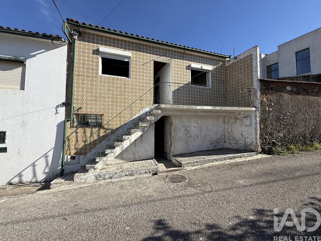 House in Miranda do Corvo - Image 4