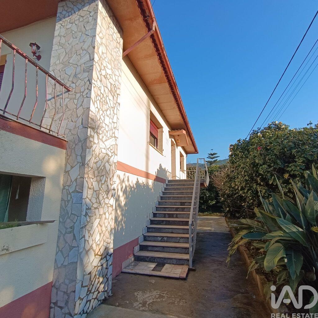 House in Portela - Image 2