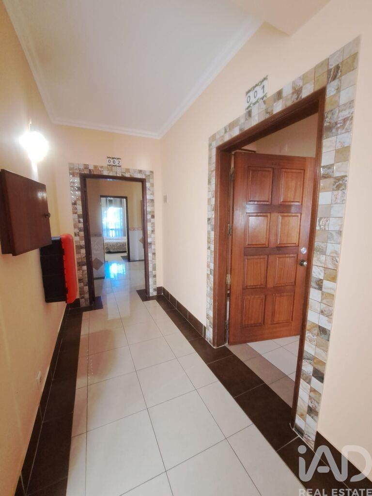 Apartment in Correeira - Image 5