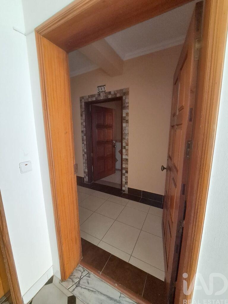 Apartment in Correeira - Image 5