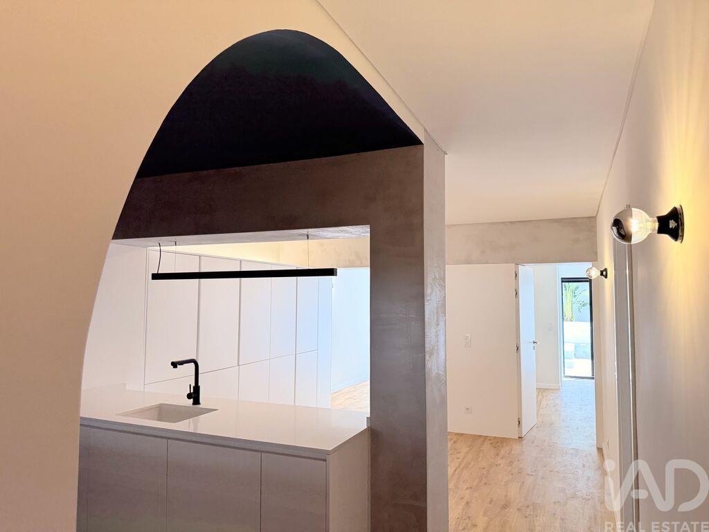Apartment in Alcantara - Image 2