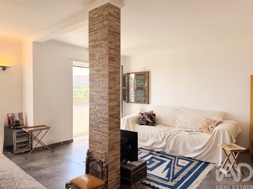 Apartment in Penha de Franca - Image 4