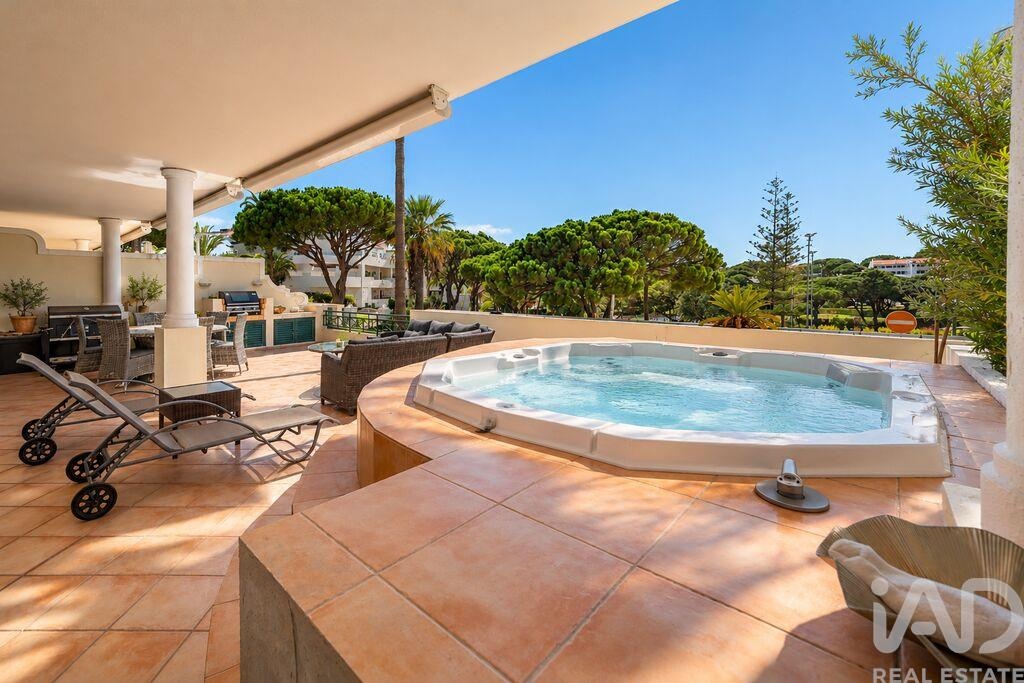 Apartment in Almancil - view 1