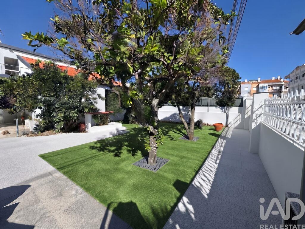 House in Brejos de Azeitao - view 1