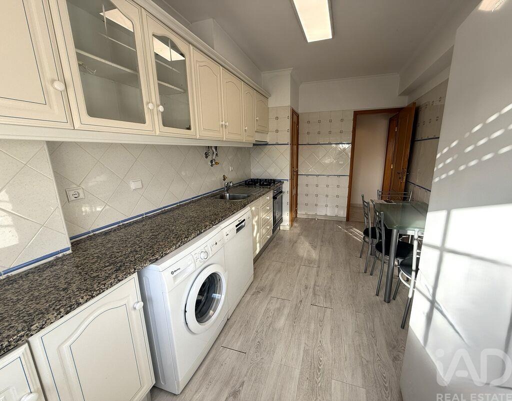 Apartment in Fernao Ferro - Image 2