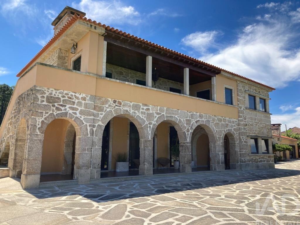 House in Vila Boa - view 1