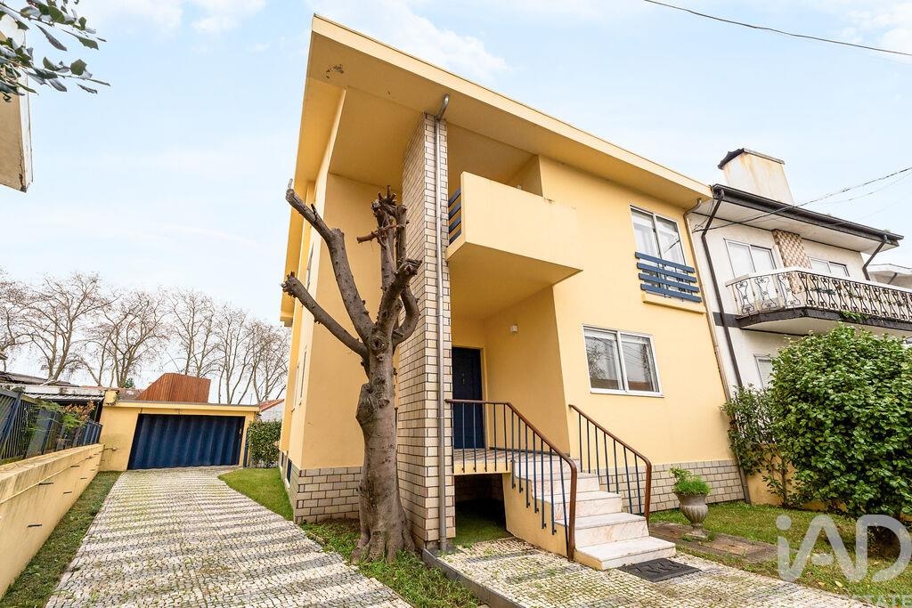 House in Senhora da Hora - Image 2