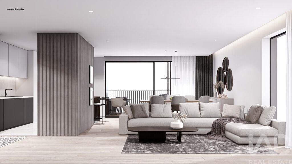 Apartment in Oliveira do Douro - Image 2