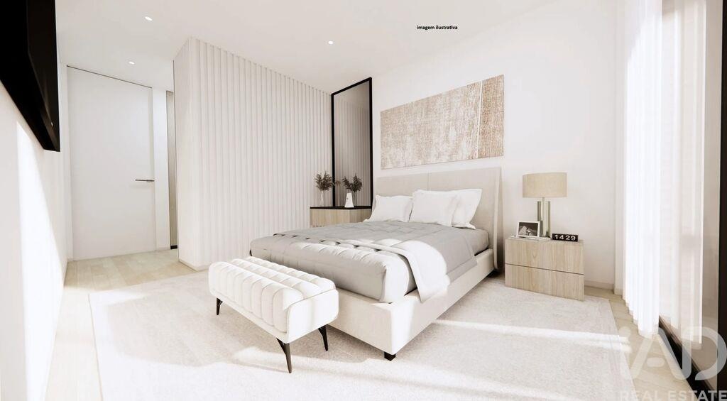 Apartment in Costa - Image 2