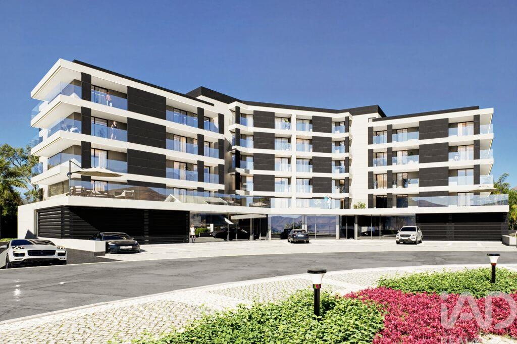 Apartment in Pedroucos - view 1