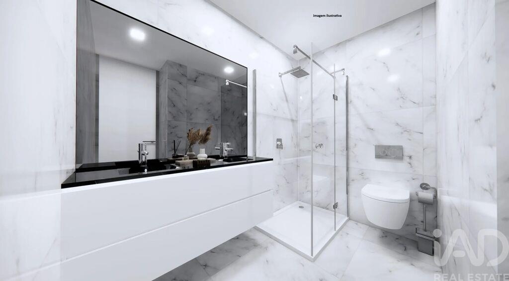 Apartment in Costa - Image 3