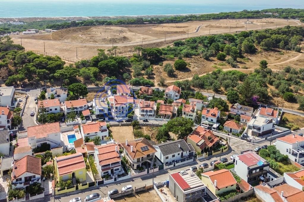 3 bedroom villa next to the beaches of Costa da Caparica