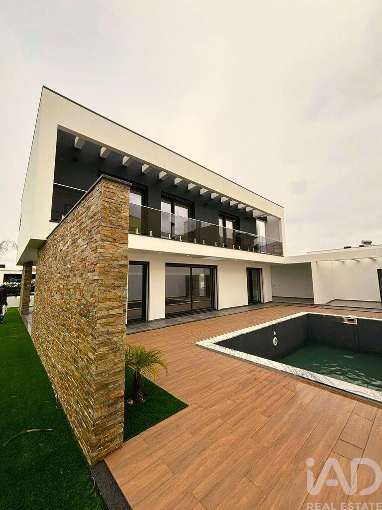 House in Brejos de Azeitao - Image 2