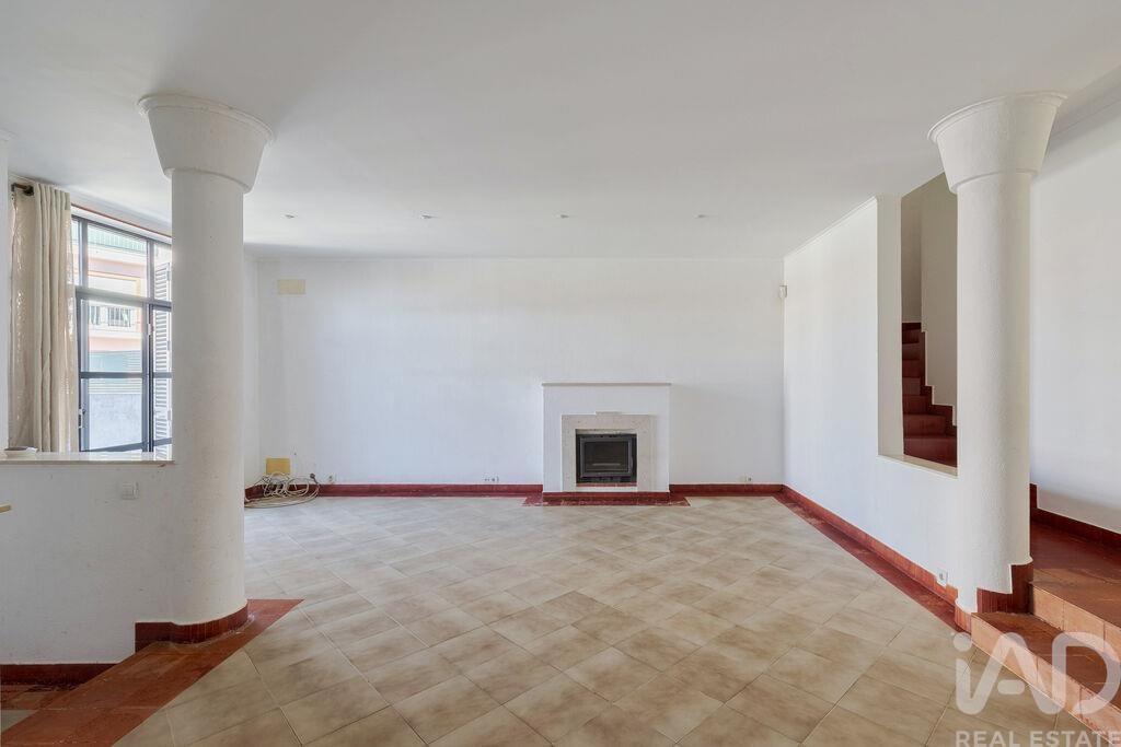 House in Quinta do Anjo - view 1