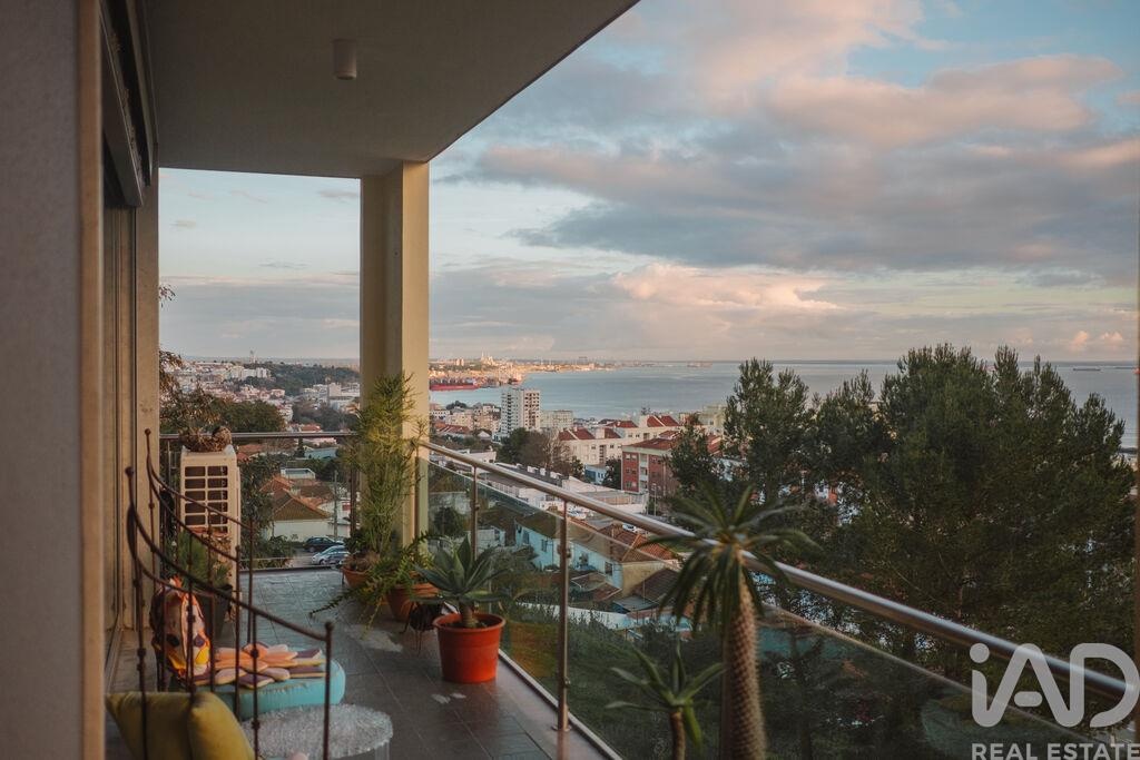 Apartment in Setubal - Image 4