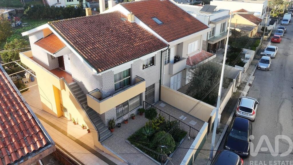 House in Leca do Balio - Image 2