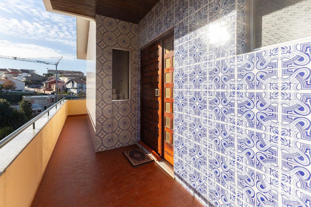 House in Leca do Balio - Image 3