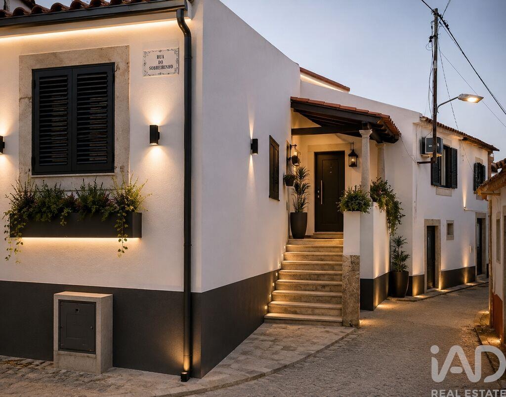 House in Alem da Ribeira - Image 3