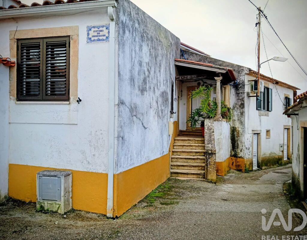 House in Alem da Ribeira - view 1
