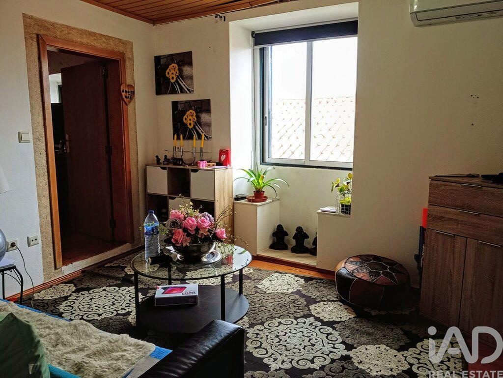 House in Alem da Ribeira - Image 5
