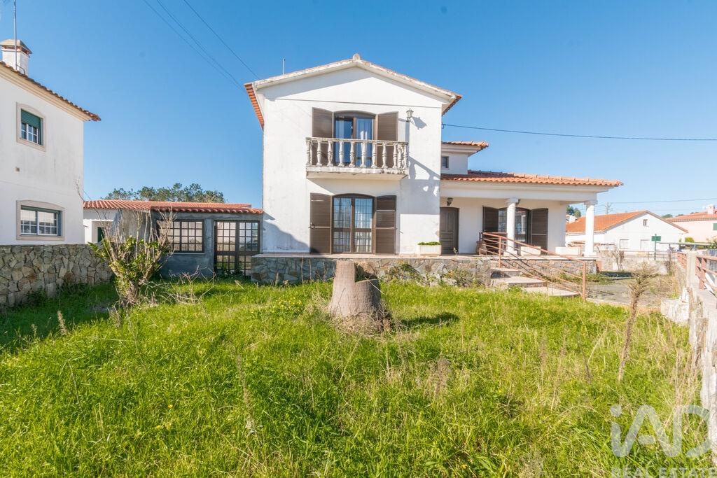 House in Marinha Grande - view 1