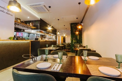 Restaurante renovado para trespasse nas Colinas do Cruzeiro